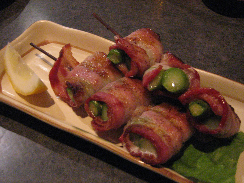 grilled_asparagus_rolled_bacon_skewers_with_salt___pepper